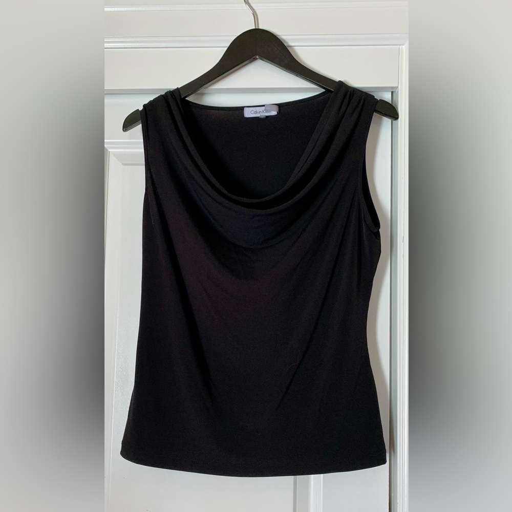 NWOT CALVIN KLEIN TOP. WATERFALL NECKLINE DRAPES BEAUTIFULLY CLOSET STAPLE.